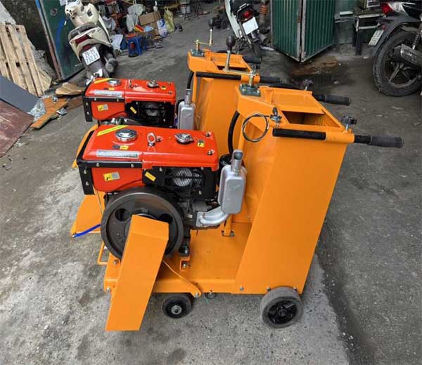 Máy-cắt-bê-tông-khung-KC24-1