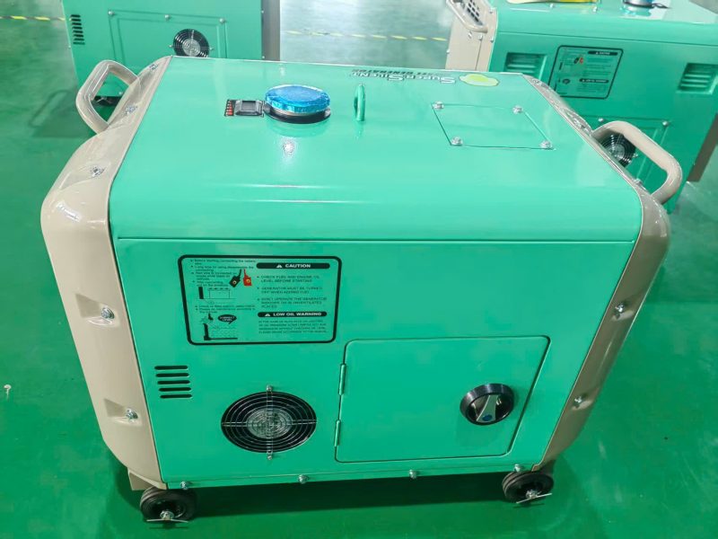 Máy phát điện DCA 5500